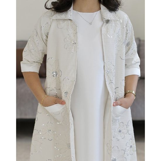 صورة طقم بناتي سكري وجاكيت مطرز بجيوب جانبية | تصميم ملكي - 1194